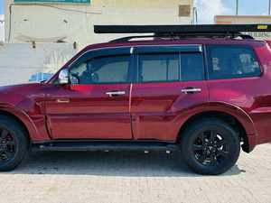 ปาเจโร่ ปี 2024 มือสอง เครื่องยนต์ดีเซล 4.5 ลิตร V6 พวงมาลัยซ้าย SUV ระบบขับเคลื่อนสี่ล้อ รุ่น Aspire ภายในเบาะหนังสีเข้ม ล้อแม็ก R17 เกียร์อัตโนมัติ - Product Image 2