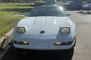 Usado 1992 Chev-ro-let Corvette Coupe PerformanceLegend TimelessCrafted SpeedBorn ClassicPower en venta - Product Image 2