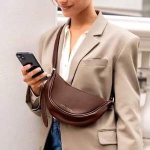 Sac à bandoulière en cuir élégant Nexorin - Product Image 1