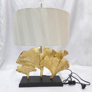 Lámpara de mesa chapada en oro con forma de hoja de Metal de aluminio, hecha a mano de lujo, superventas, excelente calidad, decoración de iluminación para el hogar - Product Image 1