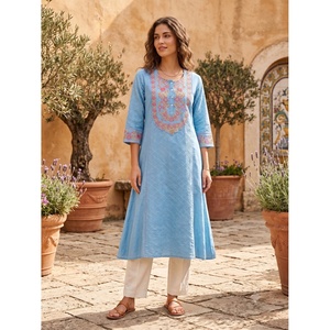 Chemisier en coton brodé bleu ciel pour femme, imprimé floral, tissu popeline, tenue ethnique indienne traditionnelle, col rond, manches courtes, séchage rapide - Product Image 3