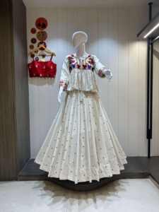 ชุดเลเฮนกาโชลีผ้าฝ้ายแบบดั้งเดิมสำหรับงานเทศกาล พร้อมงานปัก ความยาวระดับพื้น ทรงหลวม เหมาะสำหรับงานแต่งงานและงานดิวาลี-ราคาดีที่สุด - Product Image 2