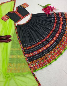Nuevo diseñador Navratri Lehenga-Choli con Dupatta Set Material de rayón para adultos - Product Image 6