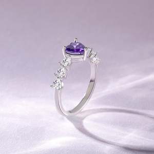 Anillo de Promesa Personalizado Jeulia con Corazón - Plata de Ley con Zirconia de Piedra Natal, Bañado en Rodio, Regalo Geométrico - Product Image 6