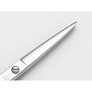 Tijeras de Peluquería Profesionales HIKARI Lefty 602, Acero Inoxidable, Hoja 440C, Punta Afilada, Mango Mediano - Product Image 3