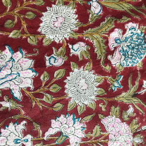 Tissu en coton imprimé à la main, base marron, motif floral indien traditionnel de plantes grimpantes et de vignes - Product Image 2