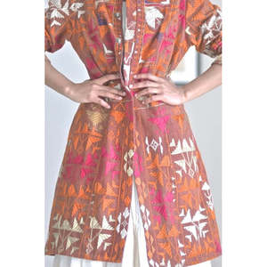 เสื้อแจ็คเก็ตหนังผู้หญิงแบบกลับด้านได้ ลายปักดอกไม้สไตล์โบฮีเมียน เสื้อโค้ทฤดูหนาว ปักลายโลโก้ตามสั่ง แบบเย็บติดกัน สำหรับฤดูใบไม้ร่วงและฤดูใบไม้ผลิ เนื้อผ้าบาง - Product Image 2