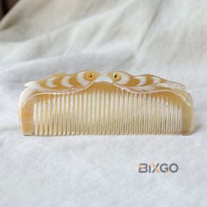 Peigne à cheveux Double hibou en corne de buffle naturel fabriqué à la main de qualité supérieure peigne antistatique personnalisable Vintage élégant à la mode pour - Product Image 3