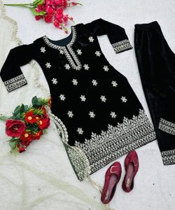 Designer Party Wear Velvet Top-Pent Avec Dupatta Avec Broderie Travail - Product Image 2