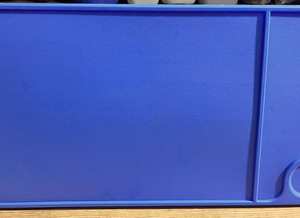 โต๊ะพลาสติกคุณภาพดีสำหรับห้องพักผู้ป่วยในโรงพยาบาล เหมาะสำหรับคลินิก โรงเรียน บรรจุภัณฑ์แบบกำหนดเอง ผลิตในอินเดีย คุณภาพสูง - Product Image 2