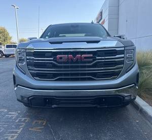 Nettoyer utilisé 2024 GMC Sierra 1500 SLT Crew Cab 4WD - Product Image 2