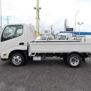 Limpie 2024 T O Y O T A D Y N A 2 TONELADAS CAMIÓN - Product Image 1