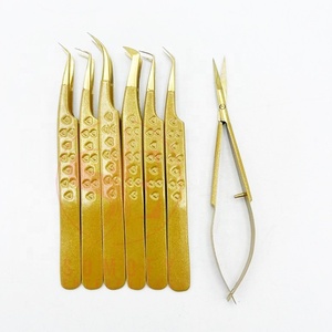 Pinzas de pestañas de color dorado hechas a mano, Etiqueta Privada, agarre de corazón, herramientas de extensión de pestañas postizas, pestañas de etiqueta privada sostenibles - Product Image 1