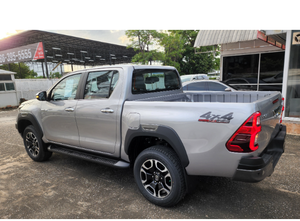 Auténtico Coche Usado de Doble Cabina 2023, Importación Superior de Europa, Conducción Izquierda/Derecha, Plástico Industrial DIY Personalizable, ODM OEM - Product Image 4