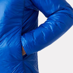 แจ็คเก็ตพัฟเฟอร์แบบเรียบง่ายสำหรับผู้ชายแบบ OEM พร้อมโลโก้ที่กำหนดเอง เสื้อผ้าลำลองสำหรับฤดูหนาว มีกระเป๋าข้าง แจ็คเก็ตพัฟเฟอร์หลากสี - Product Image 5