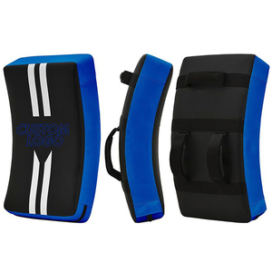 Cible de frappe en cuir PVC noir et bleu, forme incurvée, durable, entièrement personnalisable pour l'entraînement aux arts martiaux - Product Image 1