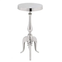 Table centrale latérale en fonte d'aluminium en vente finition nickel brut et également disponible en miroir polonais petit métal meubles de maison haut