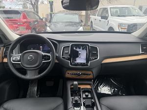 รถยนต์ Volvo XC90 B6 Plus Bright Theme ปี 2025 สภาพดีเยี่ยม 7 ที่นั่ง ระบบขับเคลื่อนสี่ล้อ ไม่มีประวัติอุบัติเหตุ พวงมาลัยซ้าย/ขวา - Product Image 3
