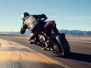 Disponibles Ahora: Motocicletas Speed Triples 1200 R-S 2025, Nuevas en Stock - Product Image 6