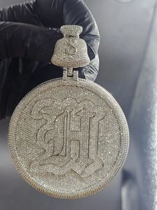 Colgante de Lujo Unisex con Letra Personalizada en Plata de Ley 925, Moissanita VVS de Corte Redondo, Estilo Iced Out, para Fiestas - Product Image 5