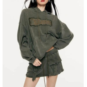 เสื้อฮู้ดดี้ผู้หญิงไซส์ใหญ่ สไตล์วินเทจ ล้างสีแบบ OEM แขนสั้น ปักลาย ปะติด ปิดไหล่ สวมใส่สบายๆ - Product Image 1