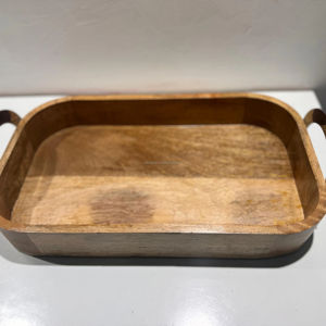 Plateau de service rectangulaire en bois poli personnalisé, écologique, avec logo gravé, design rustique, poignées en métal pour la décoration de la maison - Product Image 1