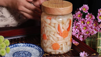 LES POIREAUX MARINÉS EN CONSERVE LES PLUS FAVORABLES EXPORTATION DE NOURRITURE TRADITIONNELLE DU VIETNAM