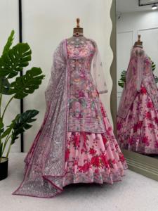 Nouveau fil lourd de filet de papillon de vêtements de mariage de concepteur avec le haut de travail de broderie de séquence et la robe en soie américaine et avec Dupatta - Product Image 3