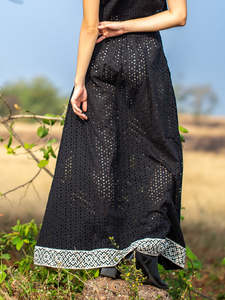 กระโปรงยาวสีดำสไตล์โบฮีเมียนสำหรับผู้หญิงพิมพ์ลายบล็อกที่ซับซ้อนกระโปรงแม็กซี่ผ้าฝ้ายดีไซน์แบบชาติพันธุ์กระโปรงสีดำ - Product Image 3