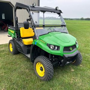 John Deere Gator XUV 835R 4x4 Manuel 2 temps Plus de 250 cm³ Essence Diesel Certifié EPA EEC Robuste Compact Performant John Deere - Product Image 4