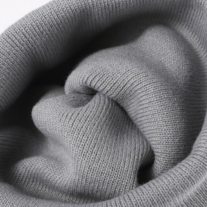 Bonnet d'hiver chaud doublé polaire noir blanc gris avec logo haut de gamme Bonnet en tricot pour bébés - Product Image 6