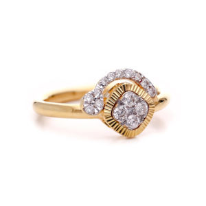 Anillo de Compromiso y Matrimonio de Lujo con Diamantes y Oro de Alta Calidad para Mujer - Product Image 3