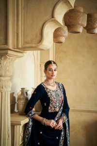 Césped paquistaní de lujo de alta calidad Salwar Kameez para colección de verano disponible a precios asequibles de la India - Product Image 6