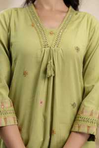 Bas Kurti en coton exclusif avec la collection Dupatta pour les vêtements indiens et pakistanais décontractés et de fête au tarif de gros - Product Image 3