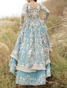 Nouvelle couleur ciel mariée Anarkali Lehenga & Dupatta avec perles de verre en cristal brodées élégantes et travail Dabka pour vêtements de mariage 2025 - Product Image 3