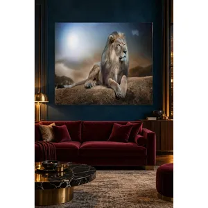 Impression sur toile : Lion Fida assis sur une roche sous un ciel bleu éclatant - Product Image 3