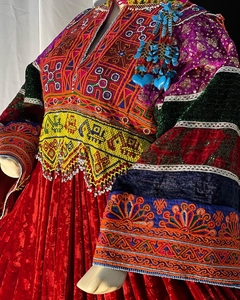 Robe de fête et de mariage afghan en velours afghan fait à la main traditionnel brodé pour femmes robe tribale taille personnalisée robes pour femmes à vendre 104 - Product Image 4