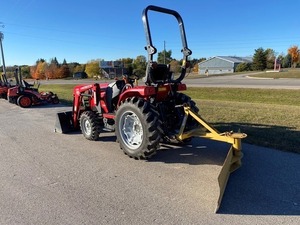 Nouveau tracteur compact Massey Ferguson 1532 – 32 CV, 4 roues motrices, diesel, prise de force (PTO) - Product Image 4