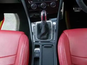 Asientos de Cuero para Golf GTI 2024 con Volante a la Izquierda, Cámara Trasera, Pantalla Táctil, Faros de Xenón, Origen Estadounidense - Product Image 4