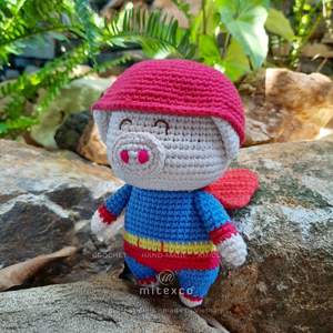 Muñeco de cerdito de algodón tejido a crochet, juguete amigurumi suave hecho a mano |   Cerdito de Peluche Rosa para Cuarto de Niños y Regalos - Product Image 4