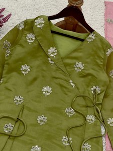 Mois Eid & Ramzan spécial broderie lourde motif à manches longues Anarkali Salwar Kameez et coordination dupatta ensemble pour adulte - Product Image 5