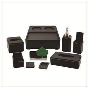 Kit de Amenidades Premium para Huéspedes de Hotel en Caja Blanca Incluye Loción Corporal, Champú, Acondicionador, Jabón de Baño, Gel de Ducha y Kit de Costura - Product Image 2