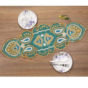 Chemin de table perlé de fleurs Home Restaurant Hotel and Cafés Designs plusieurs tailles disponibles Designer Mats & pads Couverts - Product Image 2