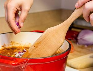 Juego de 3 espátulas de madera de haya personalizadas - Espátula ranurada y sólida de 13 pulgadas, espátula para cortar de 10 pulgadas - Utensilios de madera natural de primera calidad - Product Image 4