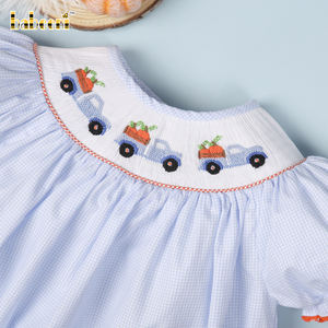 Conjunto Infantil Otoñal Personalizable Hecho a Mano con Bordado Smocked de Camión Calabaza, Venta al por Mayor ODM, 100% Algodón - Product Image 3