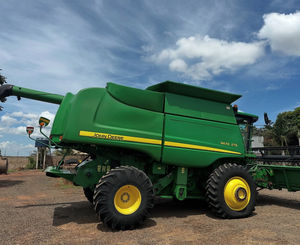 Tractor de Ruedas John Deere X750 Usado, 20 HP, Motor en Excelentes Condiciones para Agricultura con Bomba y Caja de Cambios - Product Image 2