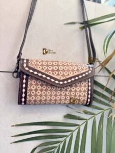 Beau concepteur usiné à la main sculpture pochette sac à main étanche fleur embellissement multi-usage soirée quotidienne nouveauté - Product Image 5