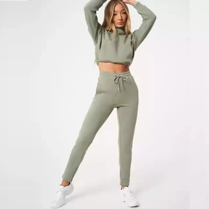 Meilleure vente Sweats à capuche courts en coton et polyester pour femmes Tendance Hiver Conçu Fabriqué au Pakistan Qualité garantie - Product Image 3