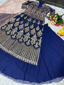 Bridal Wear Lehengas de travail de séquence de broderie lourde avec des vêtements indiens et pakistanais Dupatta - Product Image 4