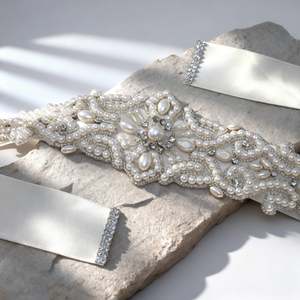 Cinturón de Novia Ajustable Bridella BS26A con Pedrería y Perlas Color Marfil para Bodas, Bailes de Graduación y Eventos Formales - Product Image 5